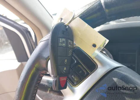 2011 Chrysler Town & Country Touring из США, поврежденный, VIN 2A4RR5DG3BR664653